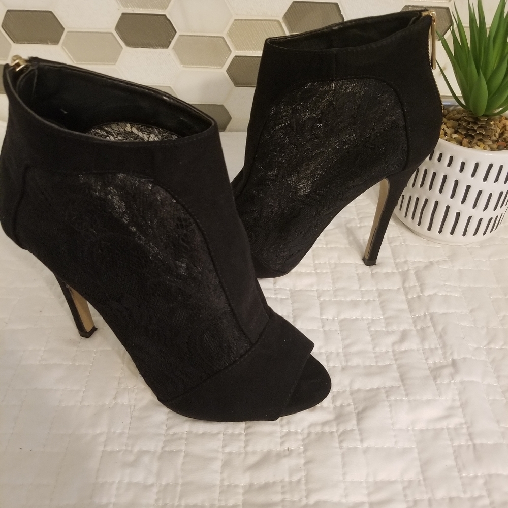 Aldo black lace heels
